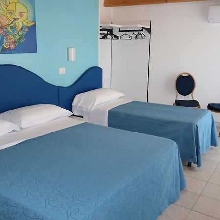 Hotel Albatros Roseto Degli Abruzzi Exteriör bild