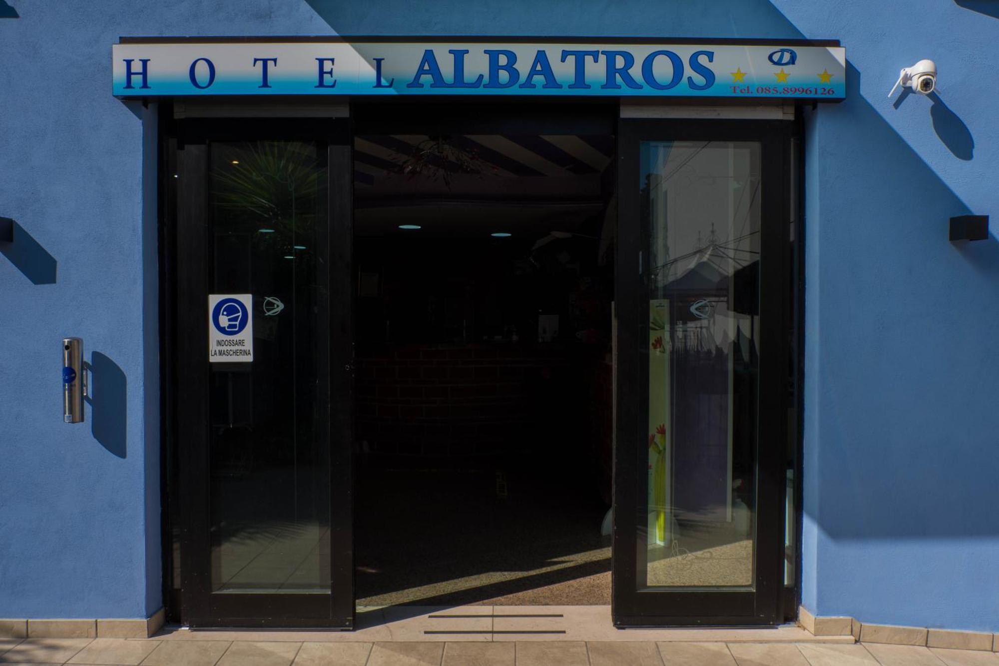 Hotel Albatros Roseto Degli Abruzzi Exteriör bild