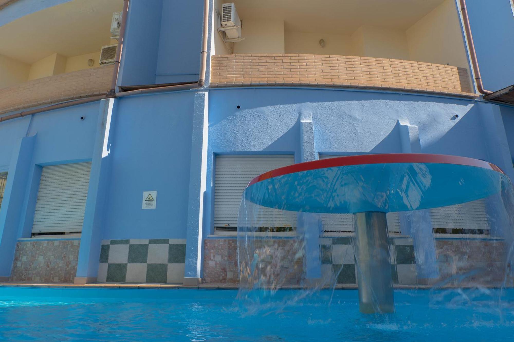 Hotel Albatros Roseto Degli Abruzzi Exteriör bild