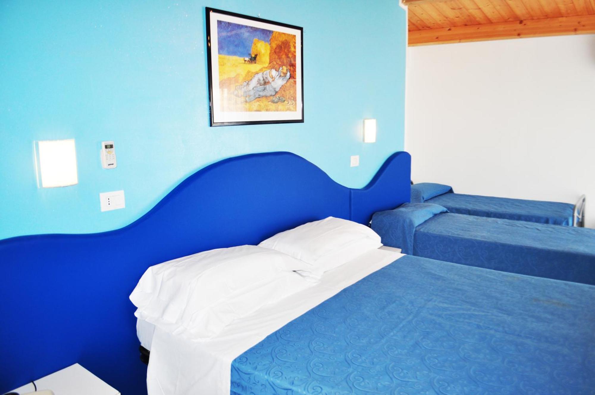 Hotel Albatros Roseto Degli Abruzzi Exteriör bild