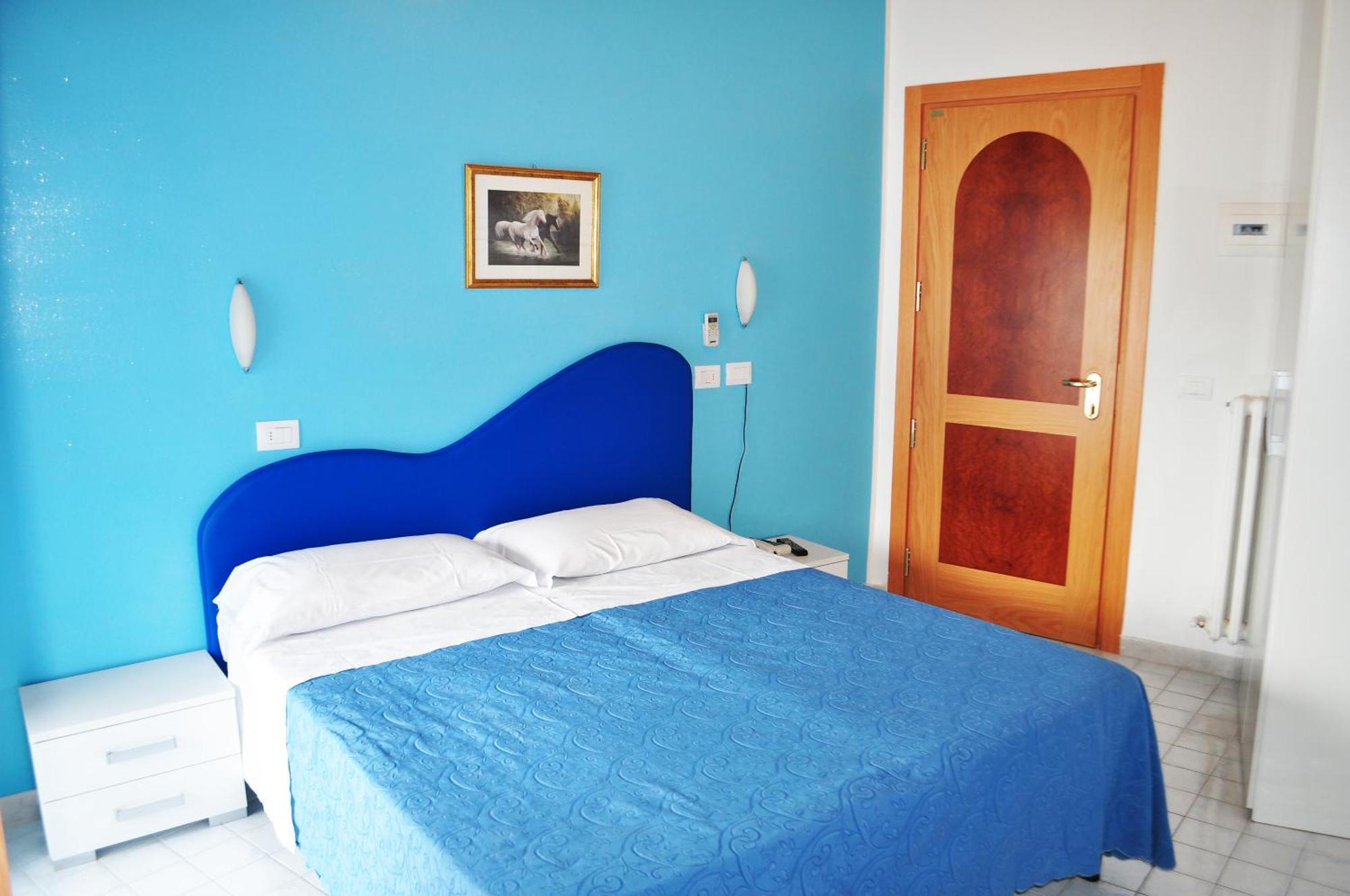 Hotel Albatros Roseto Degli Abruzzi Exteriör bild