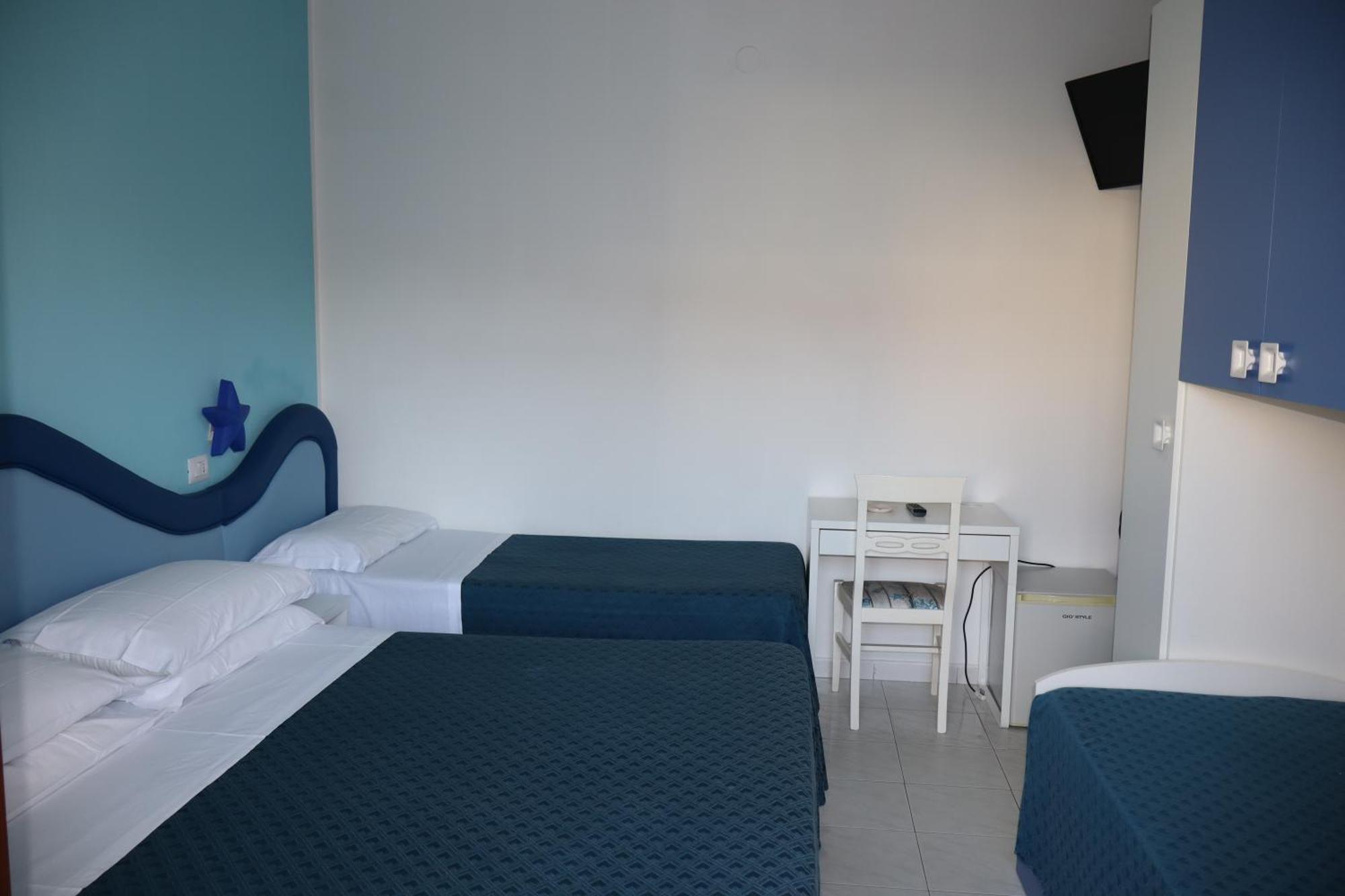 Hotel Albatros Roseto Degli Abruzzi Exteriör bild